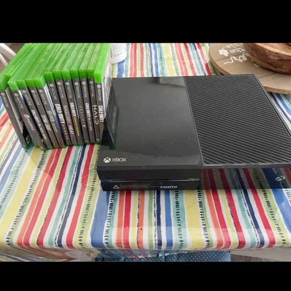 Xbox One 500 GB and games